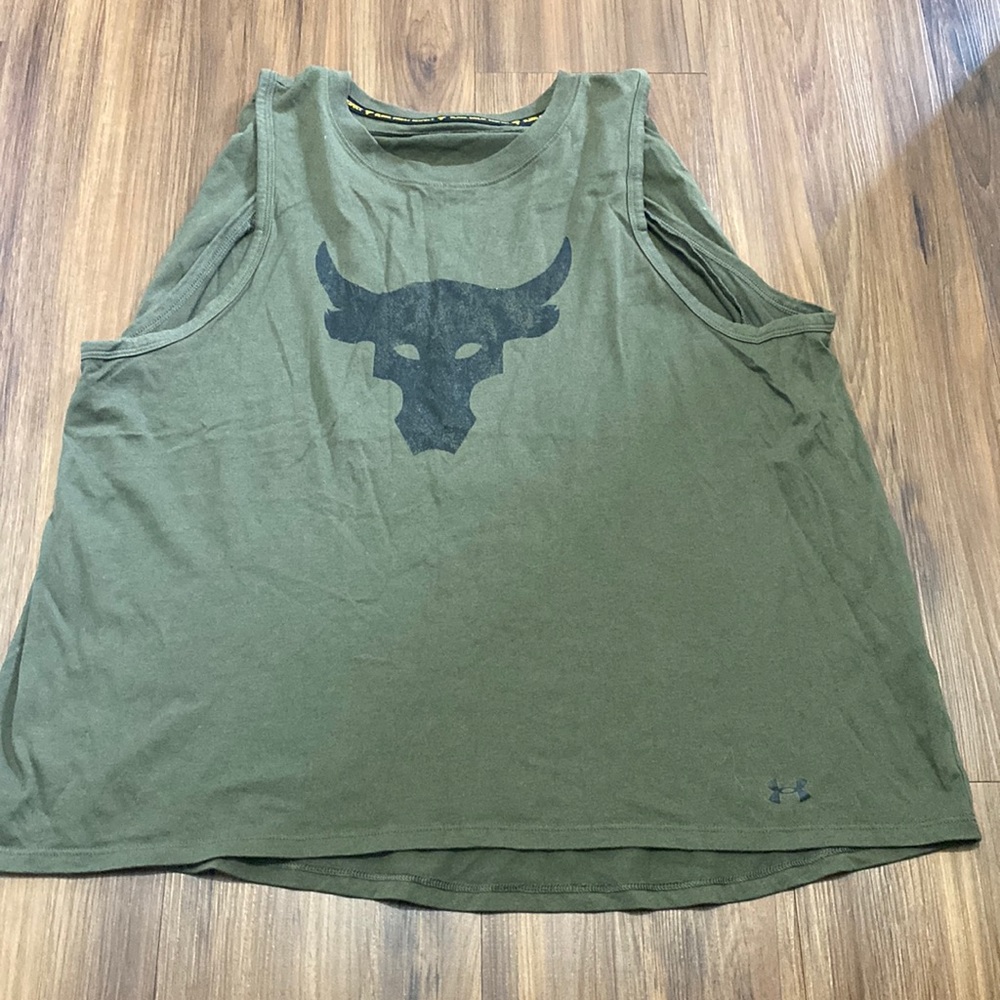 Under armour tank